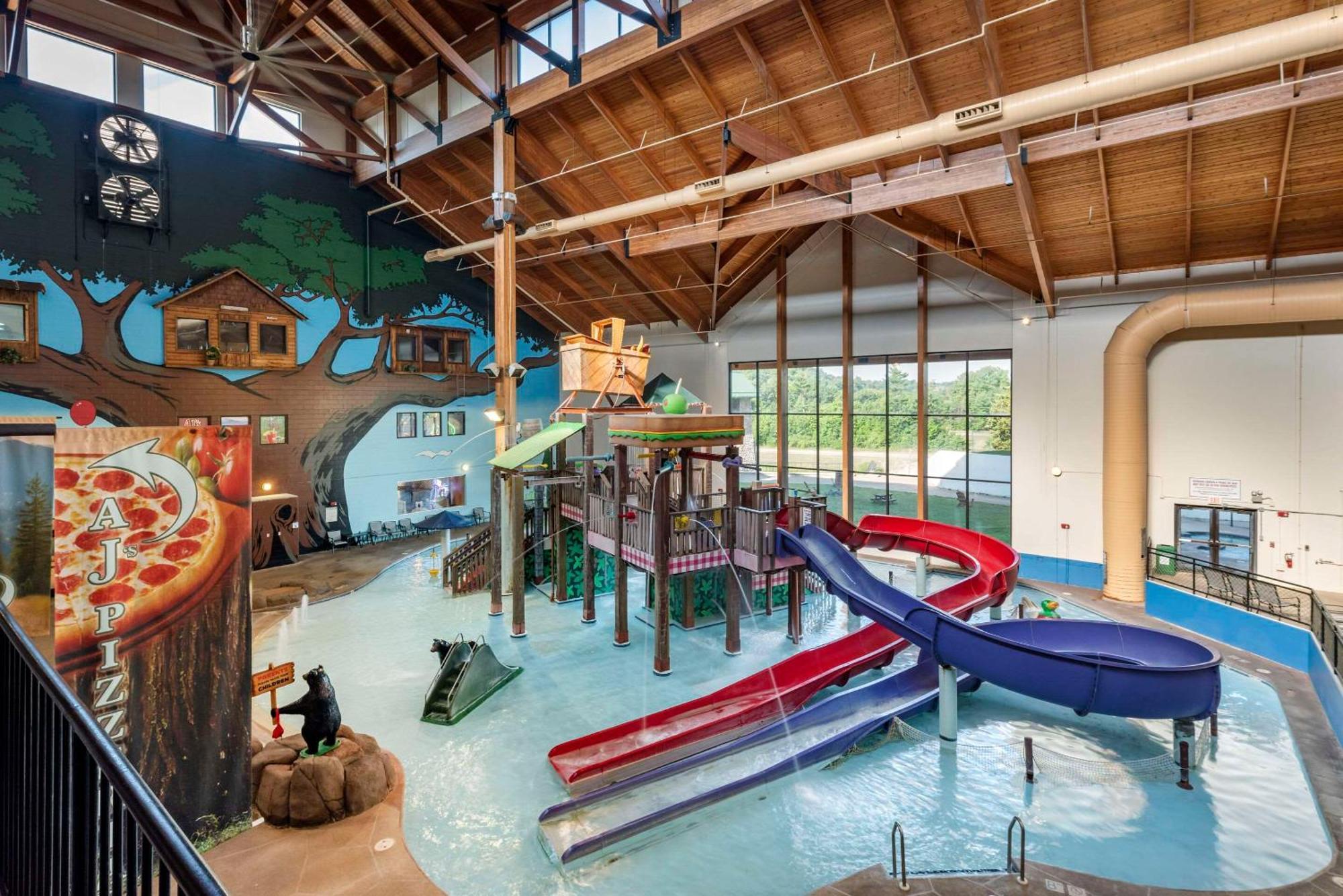 Three Bears Resort Waterpark Near Tomah Ascend Collection Warrens Экстерьер фото